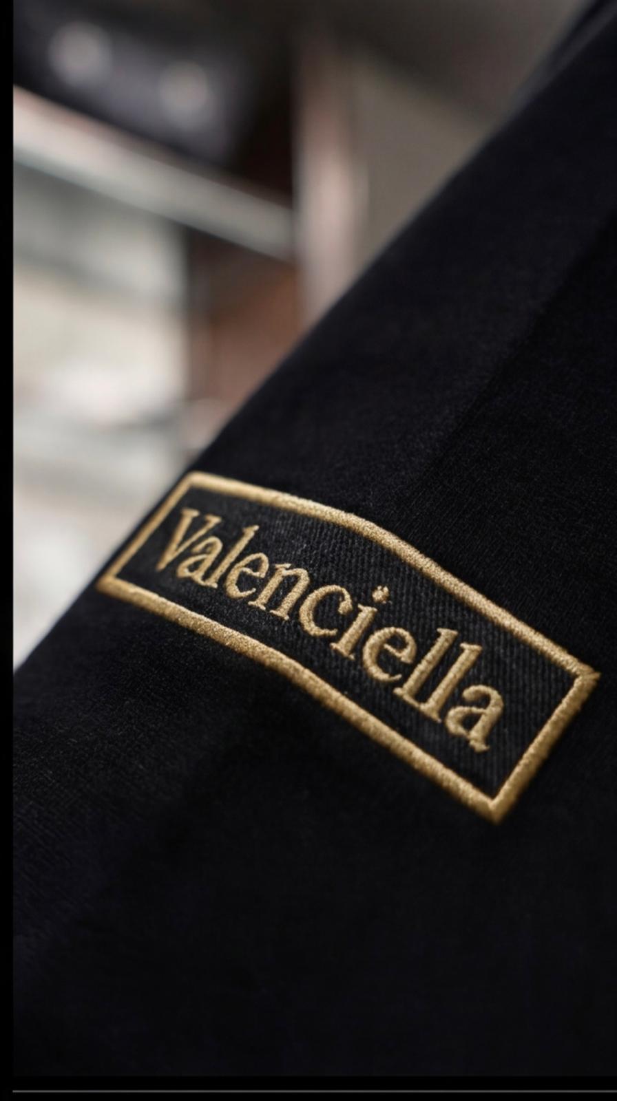 Valenciella Black Basic T-Shirt - Imagem 3